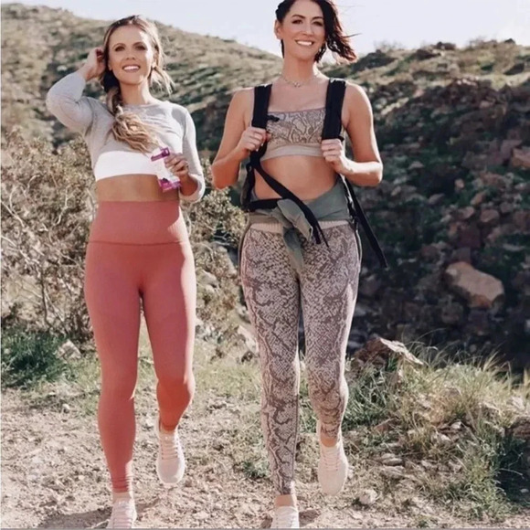 Avocado x TIU Tone It Up Sunrise seamless Leggings - Picture 4 of 13